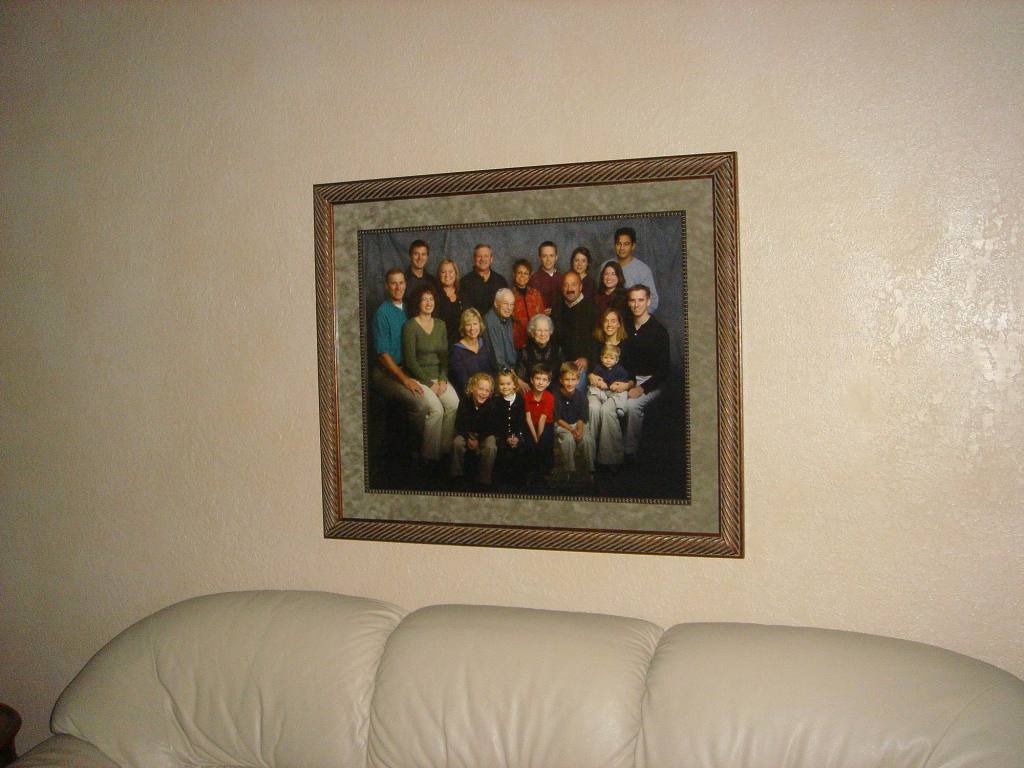 2006/02(Feb)/01(Framed Family Picture)/1024x768_2006-02-21-26.JPG